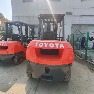 Chiếc xe nâng 5 tấn Toyota 50 Chiếc xe nâng tay thứ hai với chiều cao nâng 3,5m